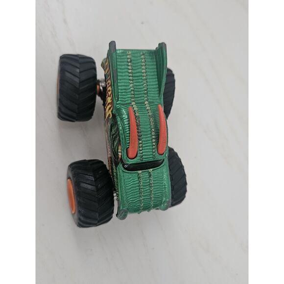 Hot Wheels Monster Jam Truck Green Dragon Toy Car 1:64 Scale - Picture 3 of 8